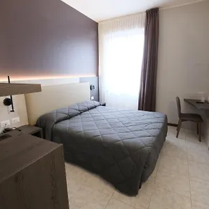 Hotel Mistral, Milán