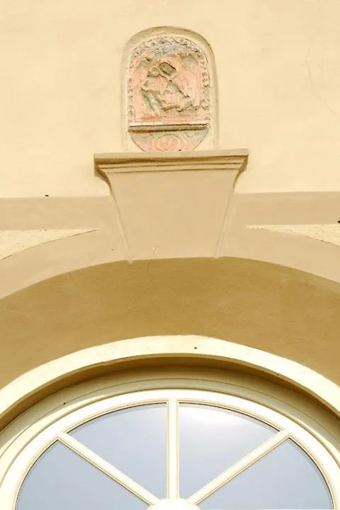 Ostello La Canonica Motta Baluffi Hostel