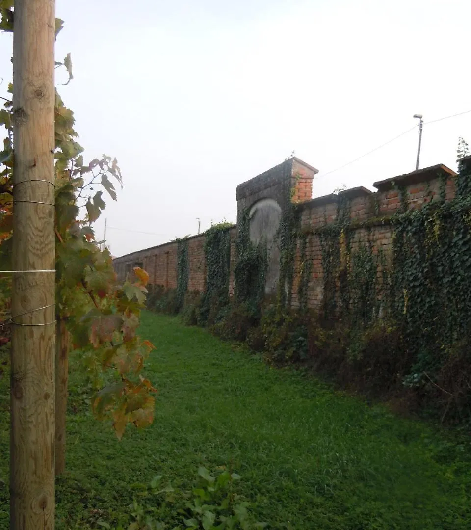 Ostello La Canonica Motta Baluffi 0*,  Italy